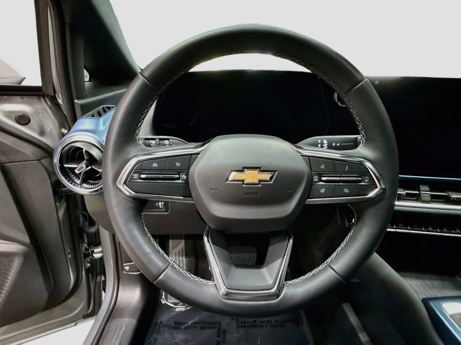 Used 2024 Chevrolet Equinox EV LT FWD image 13
