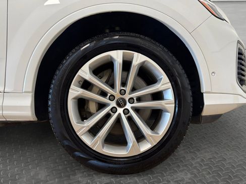 Used 2025 Audi Q7 3.0T Premium Plus AWD/4WD image 41