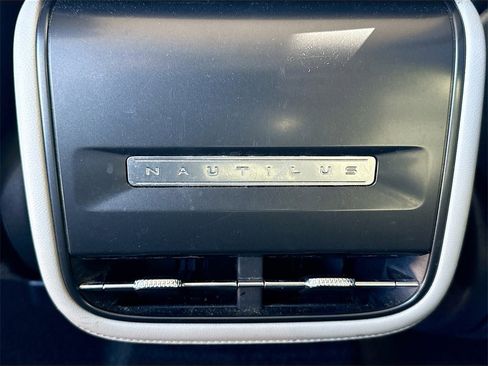 Used 2024 Lincoln Nautilus Reserve image 27
