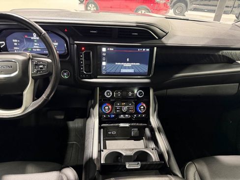 Used 2022 GMC Yukon XL Denali RWD image 22