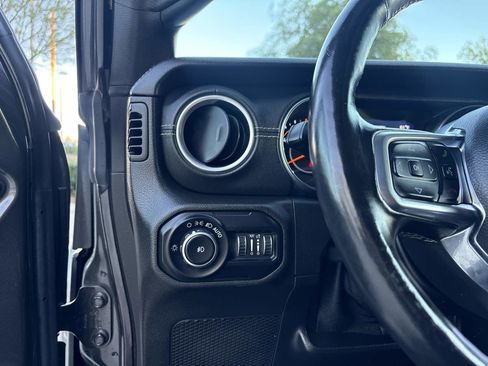 Used 2019 Jeep Wrangler Unlimited Sahara w/ Quick Order Package 24M Moab image 22