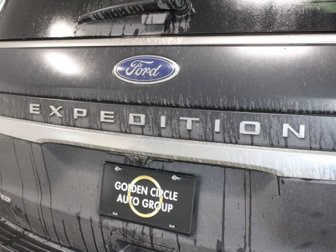 Used 2022 Ford Expedition Max Limited image 14