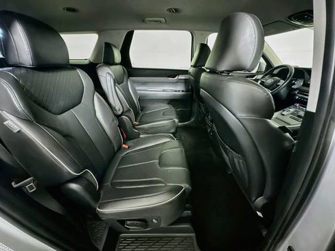 Used 2024 Hyundai Palisade SEL FWD image 27