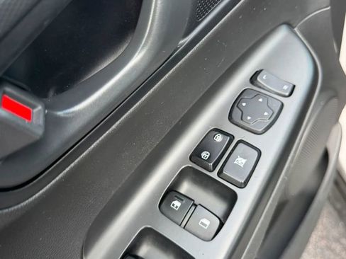Used 2023 Hyundai Kona SE FWD image 12