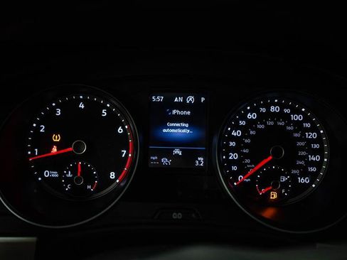 Used 2020 Volkswagen Atlas Cross Sport SE FWD image 18