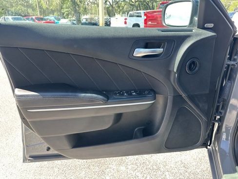 Used 2023 Dodge Charger SXT image 9