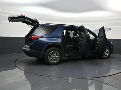 Used 2023 Chevrolet Traverse LT FWD image 32