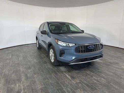 Used 2024 Ford Escape Active image 3