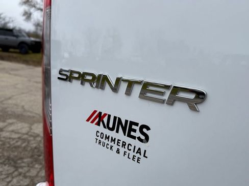 Used 2025 Mercedes-Benz Sprinter 2500 image 9
