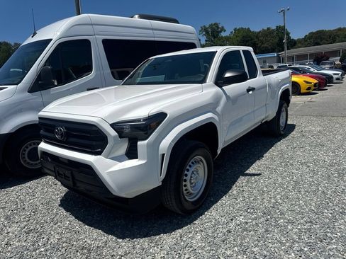 Used 2025 Toyota Tacoma SR RWD image 1