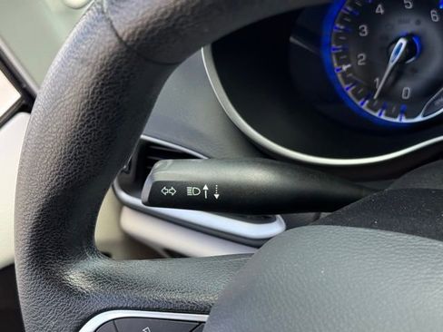 Used 2020 Chrysler Voyager Lxi FWD image 26