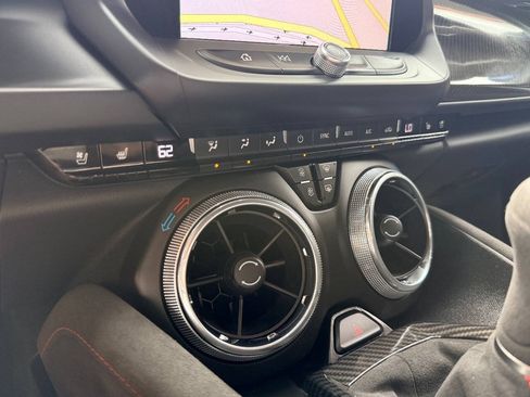 Used 2018 Chevrolet Camaro ZL1 RWD image 30