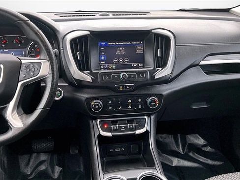 Used 2024 GMC Terrain SLE image 6