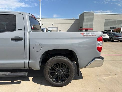 Used 2020 Toyota Tundra SR5 w/ SR5 Upgrade Package AWD/4WD image 3