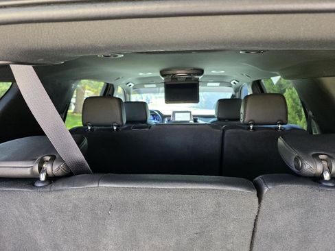 Used 2023 Chevrolet Tahoe LT w/ Luxury Package image 10