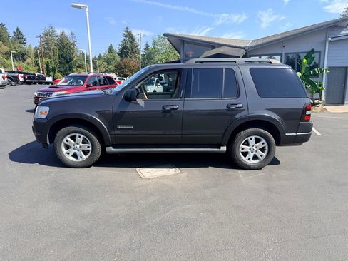 Used 2007 Ford Explorer XLT AWD/4WD image 2