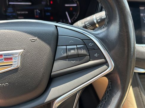 Used 2019 Cadillac XT5 FWD image 22