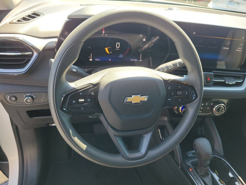 Used 2025 Chevrolet TrailBlazer LT FWD image 27
