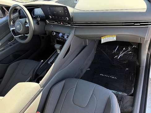 Certified 2025 Hyundai Elantra Sport FWD image 24