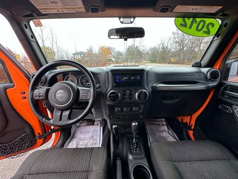 Used 2012 Jeep Wrangler Unlimited Sport image 13