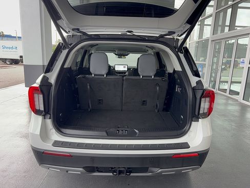 Certified 2025 Ford Explorer Active w/ Active Comfort Package RWD image 7