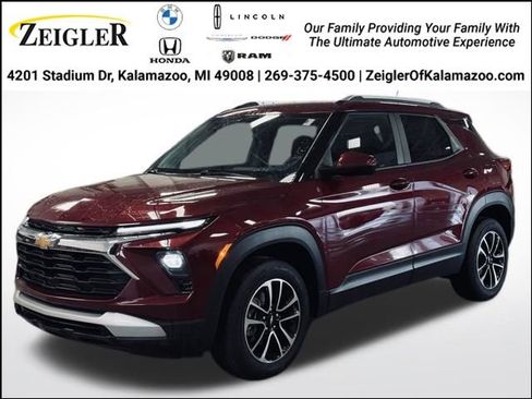 Used 2025 Chevrolet TrailBlazer LT image 1