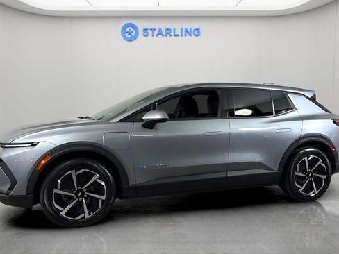 Used 2025 Chevrolet Equinox EV LT image 2