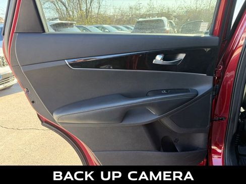 Certified 2018 Kia Sorento LX w/ LX V6 Convenience Package image 8