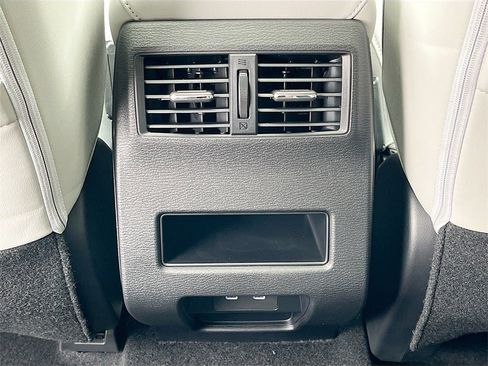 New 2025 Mitsubishi Outlander SE image 27