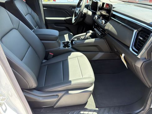 New 2026 GMC Canyon Elevation w/ Convenience Package RWD image 14