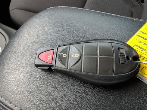 Used 2020 Jeep Cherokee Latitude FWD image 29