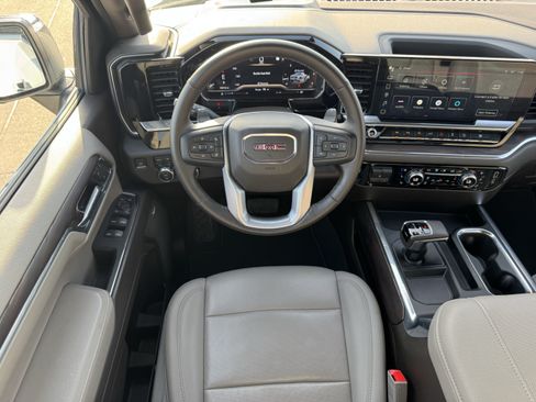 Used 2023 GMC Sierra 1500 SLT w/ SLT Premium Plus Package AWD/4WD image 11