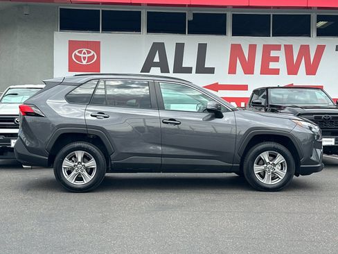 Used 2025 Toyota RAV4 XLE FWD image 6