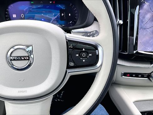 Certified 2024 Volvo XC60 B5 Plus w/ Protection Package Premier AWD/4WD image 24