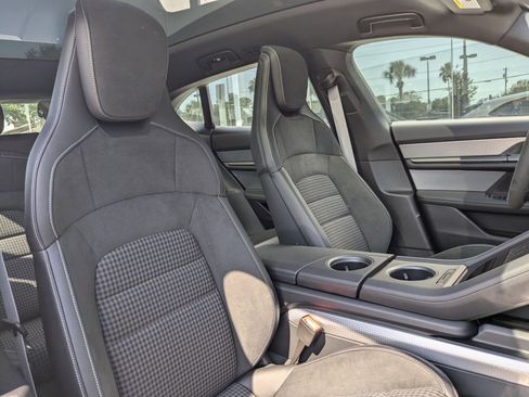 New 2025 Porsche Taycan 4 Cross Turismo AWD/4WD image 27