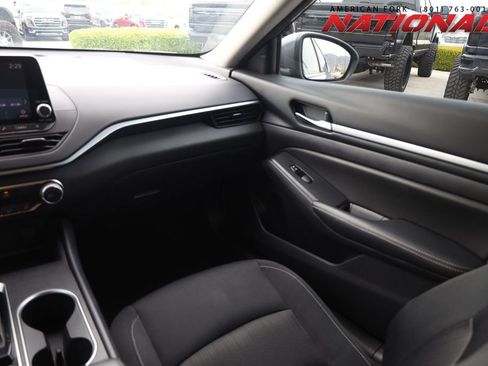 Used 2022 Nissan Altima 2.5 SV AWD/4WD image 19