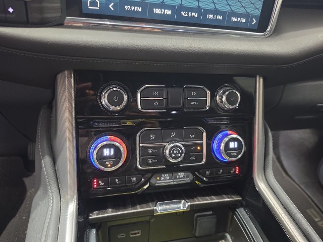 Used 2023 GMC Yukon Denali AWD/4WD image 10