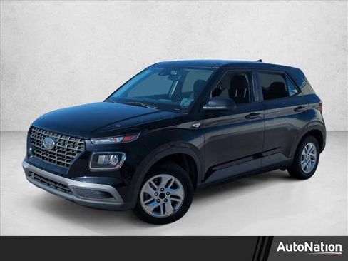 Used 2021 Hyundai Venue SE image 1