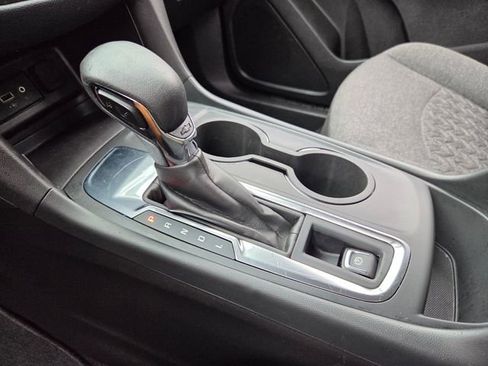 Used 2024 Chevrolet Equinox LT FWD image 27