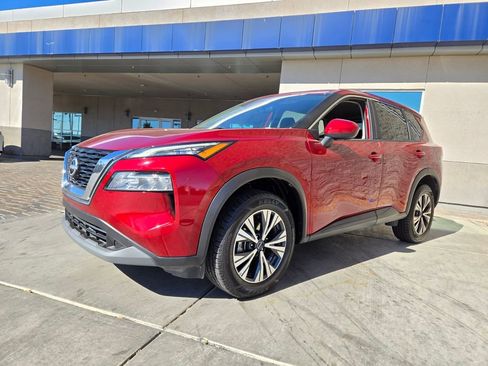 Used 2023 Nissan Rogue SV AWD/4WD image 2