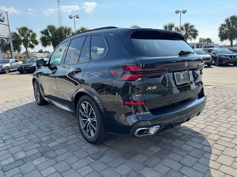 Used 2025 BMW X5 xDrive50e w/ M Sport Package image 11