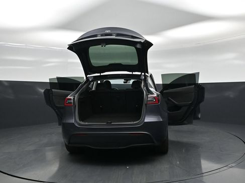 Used 2023 Tesla Model Y Long Range AWD/4WD image 25