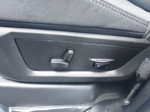 Used 2024 RAM 2500 Big Horn w/ Sport Appearance Package AWD/4WD image 18