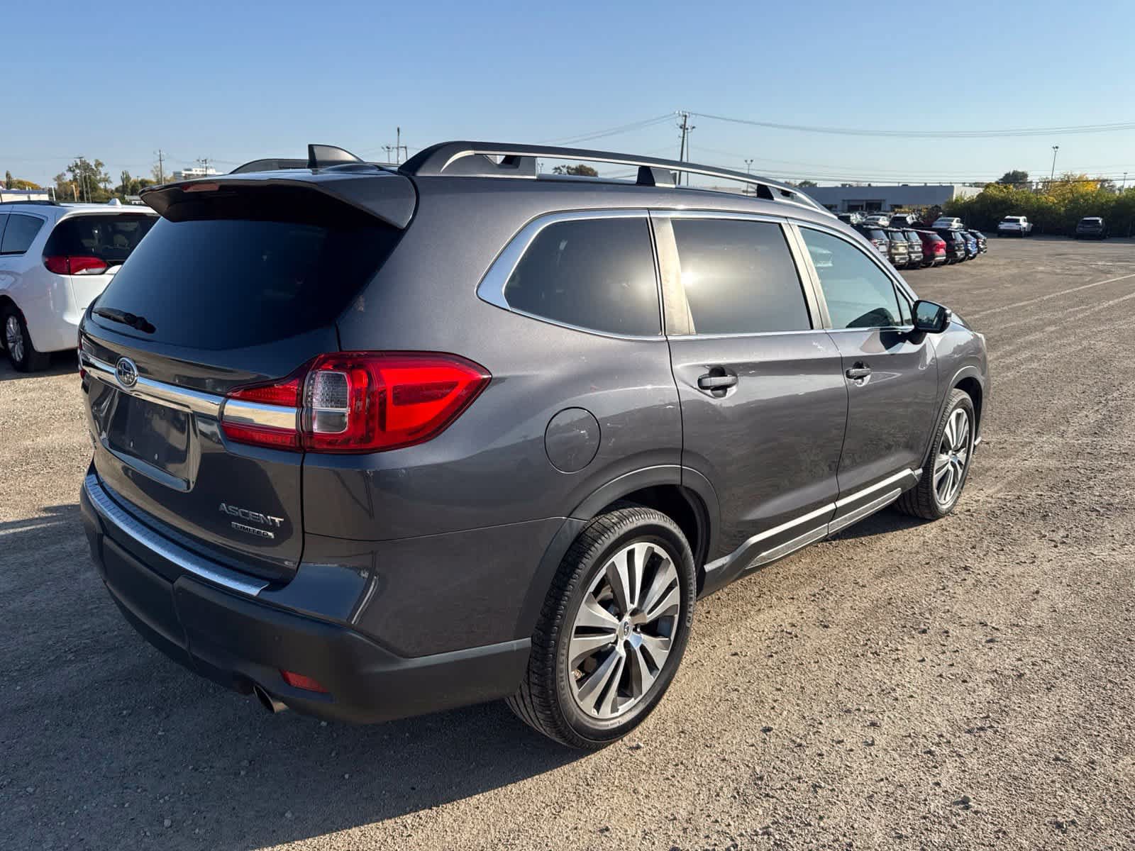 Used 2020 Subaru Ascent Limited w/ Technology Package AWD/4WD image 3