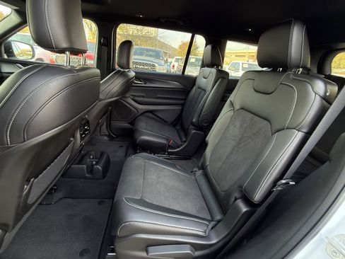 New 2025 Jeep Grand Cherokee L Altitude AWD/4WD image 21