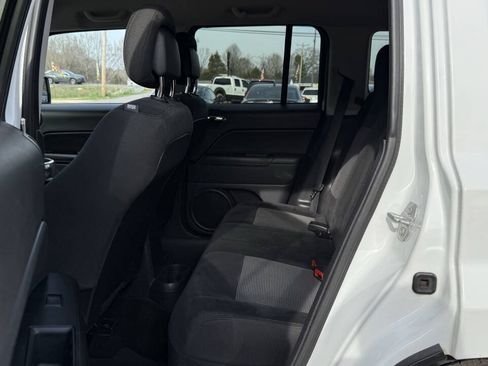 Used 2016 Jeep Patriot Sport w/ Power Value Group FWD image 14