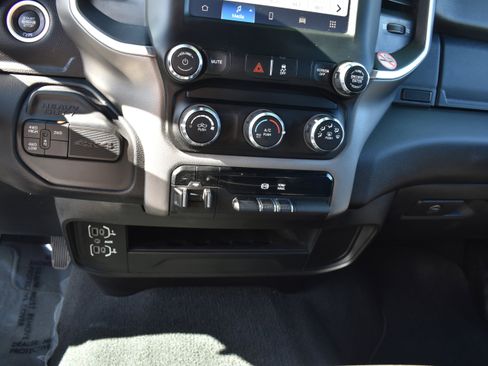 Used 2024 RAM 2500 Big Horn image 19