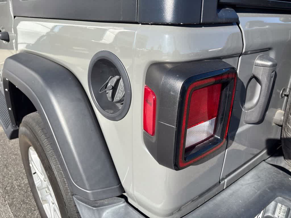 Used 2022 Jeep Wrangler Unlimited Sport AWD/4WD image 6