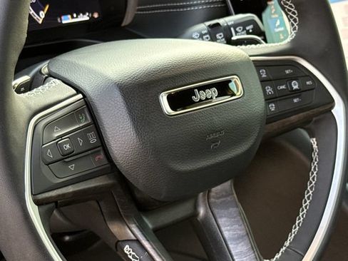 Used 2026 Jeep Grand Cherokee L Limited AWD/4WD image 29