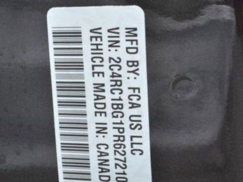 Used 2023 Chrysler Pacifica Touring-L image 14